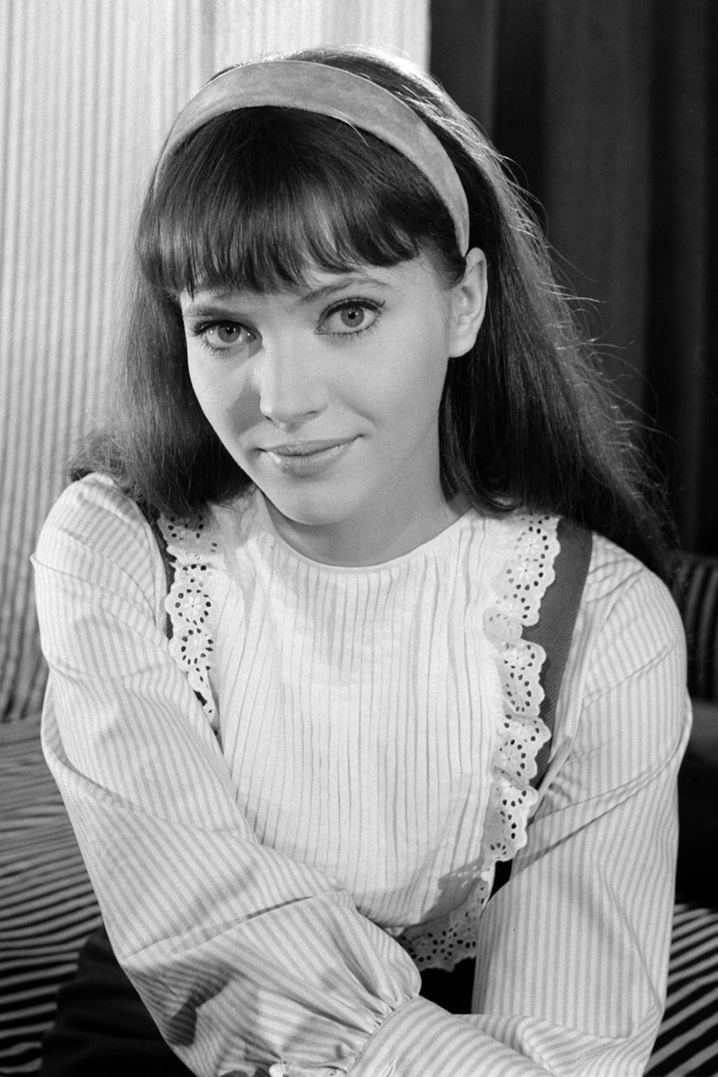 009annakarina-17apr19-vogueint-gettyimages-.jpg