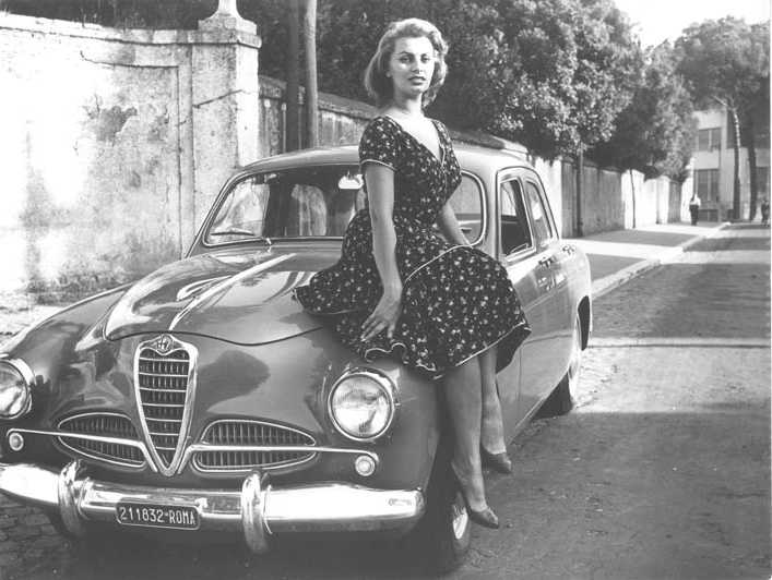 02089_SophiaLoren1955_122_536lo[1].jpg