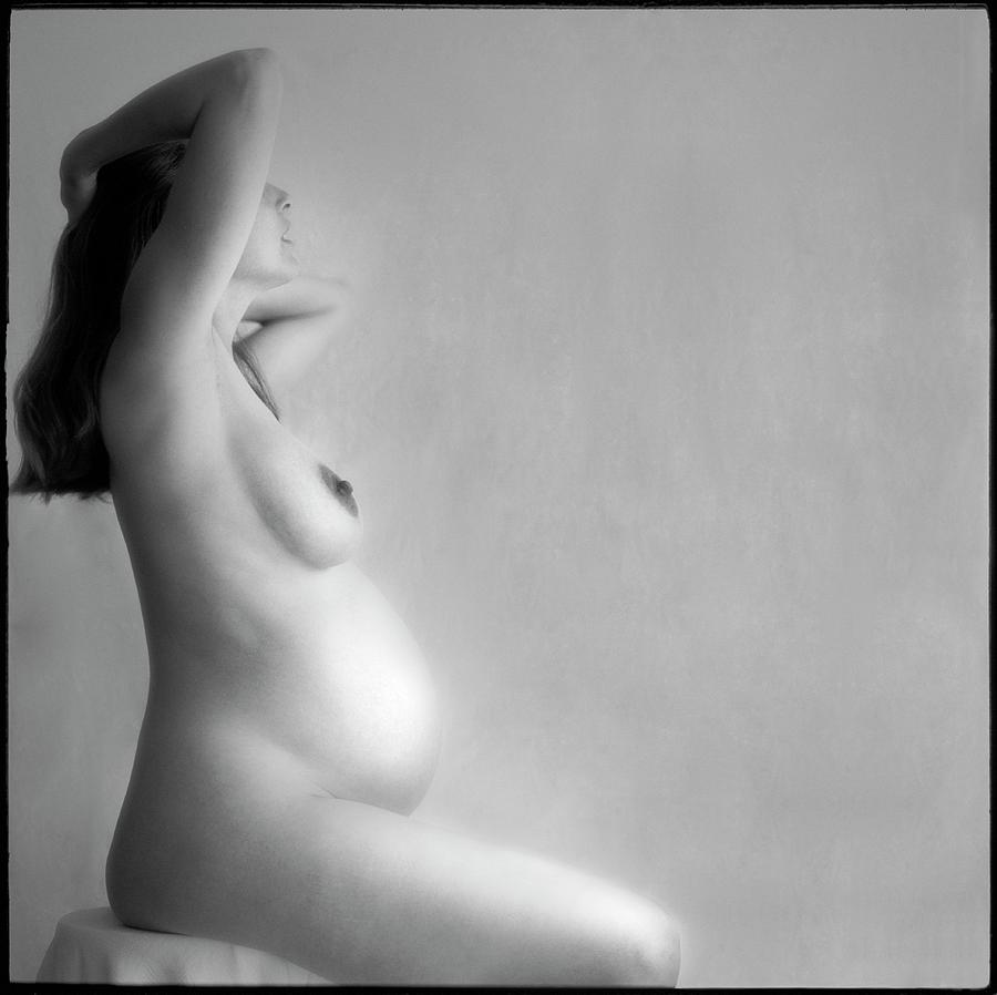 1-nude-pregnant-woman-eddie-lawrencescience-photo-library.jpg