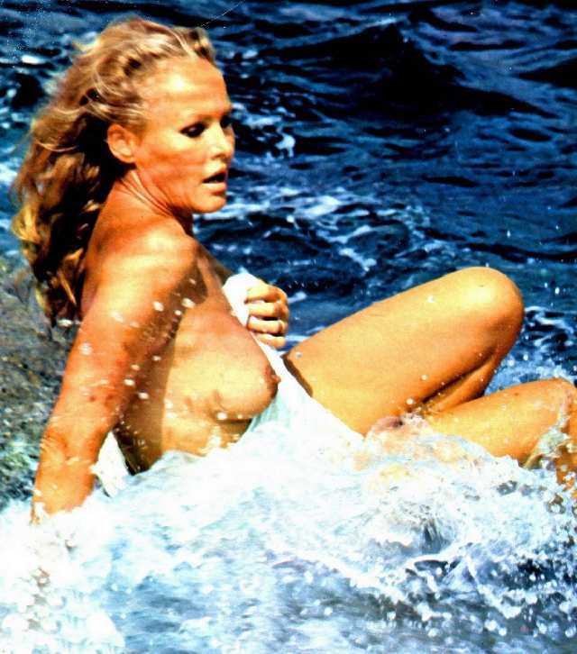 10633656_185566315_ursulaandressci5_123_243lo.jpg