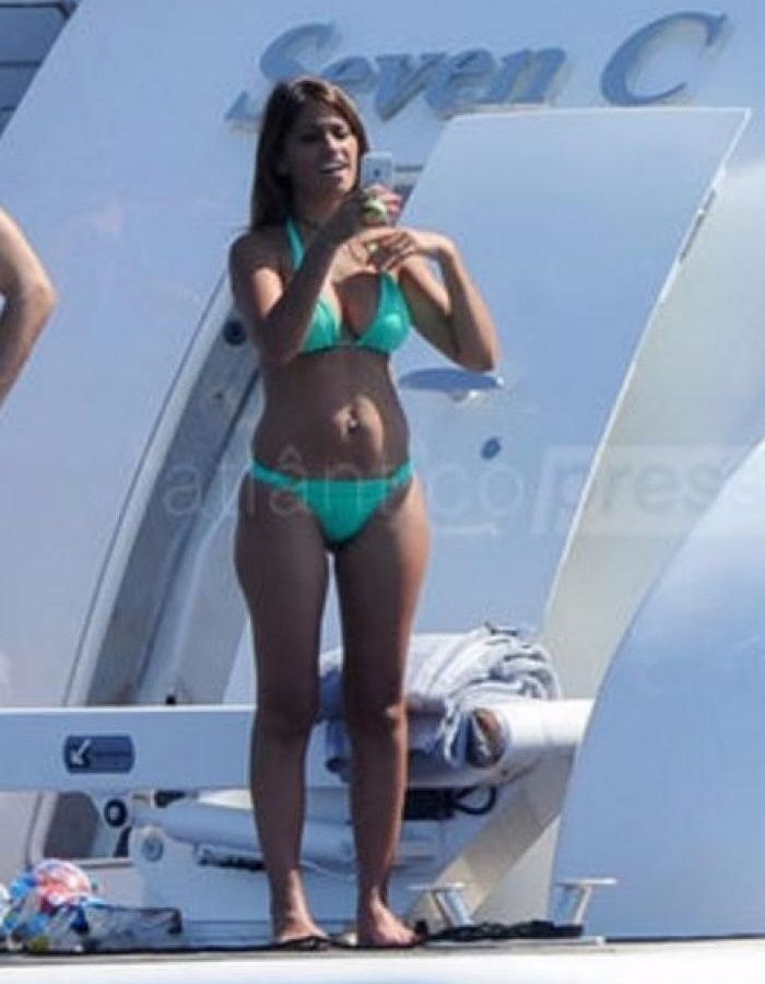 12936436_antonella-roccuzzo-ibiza-15.jpg