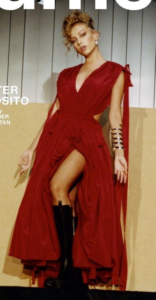 15646224_ester_exposito_244793833_1232779940558222_6292625061702081305_n.jpg