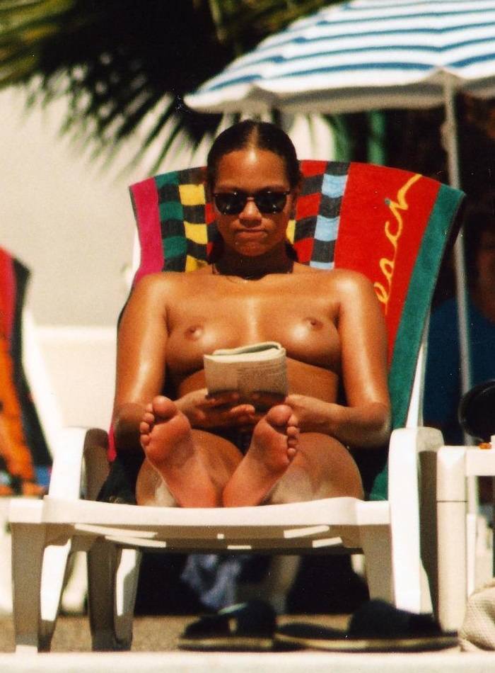 2 Angela Griffin.jpg