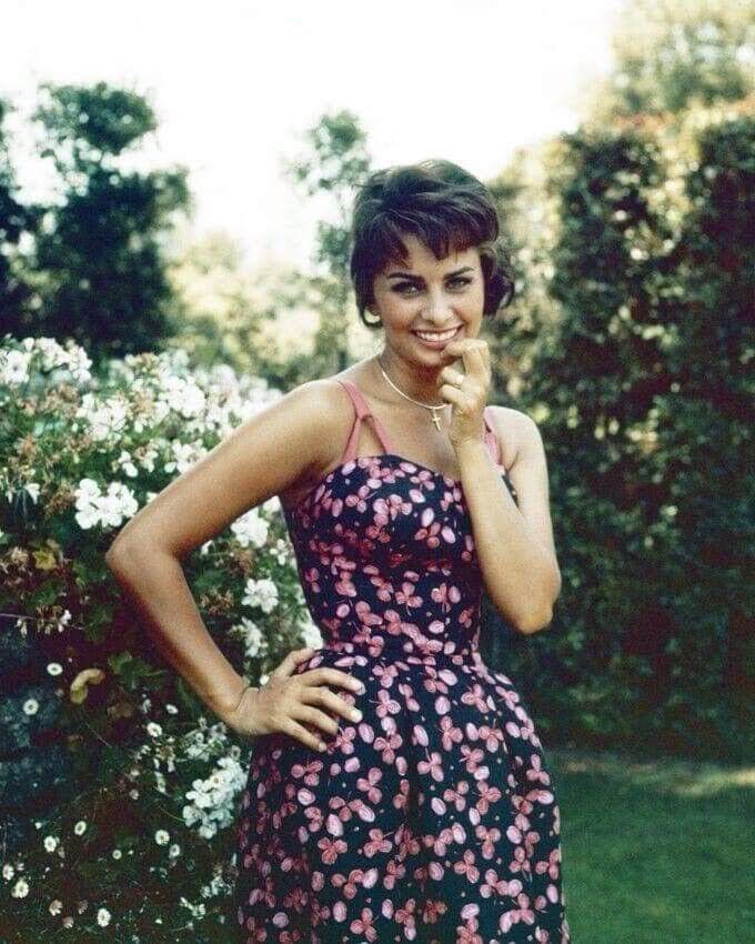 2020-05-28 19.12.31 2319315304326444356_sophialoren.jpg