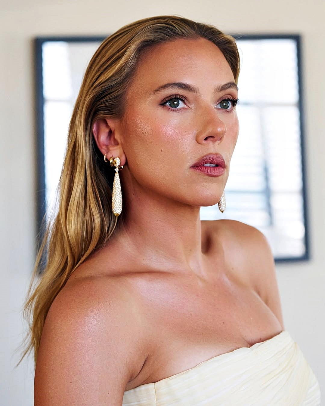 641214103_scarlett-johansson-takes-us-behind-the-scenes-as-she-prepares-for-the-2025-prime.jpg