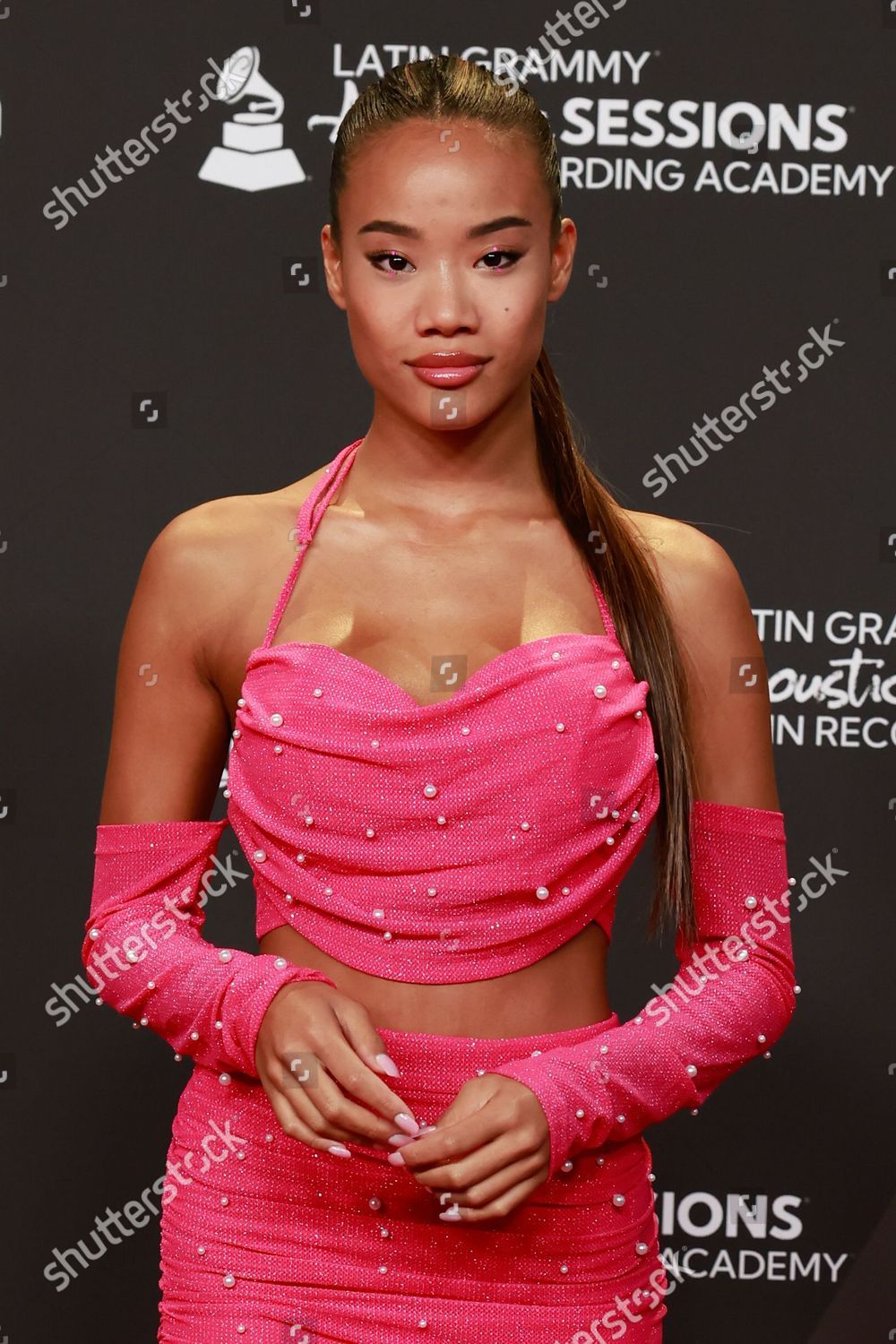 actress-nona-sobo-photocall-latin-grammy-acoustic-1500w-14466556ay.jpg
