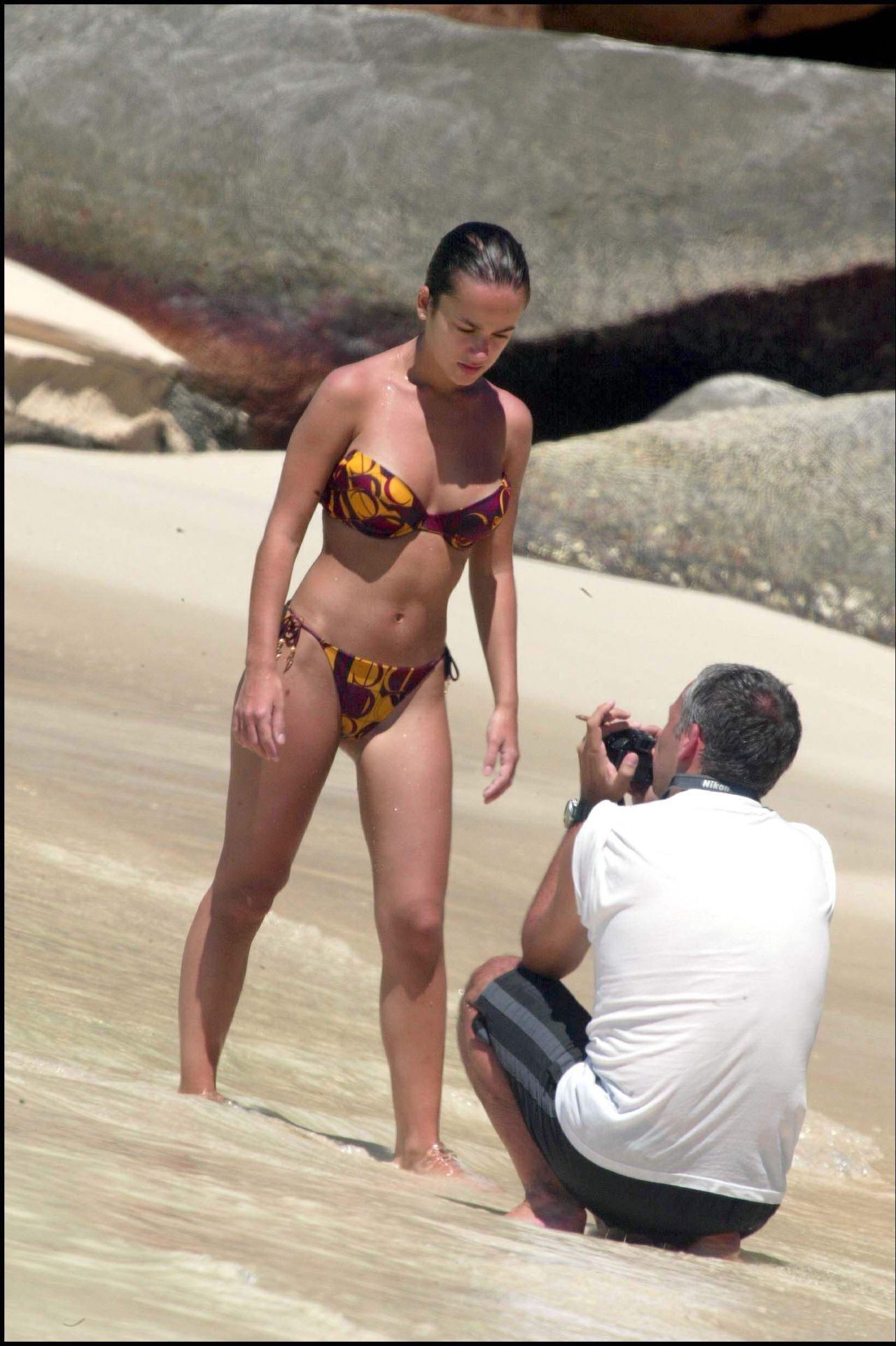 alizee-seychelles-bikini-island-style-2002-3.jpg