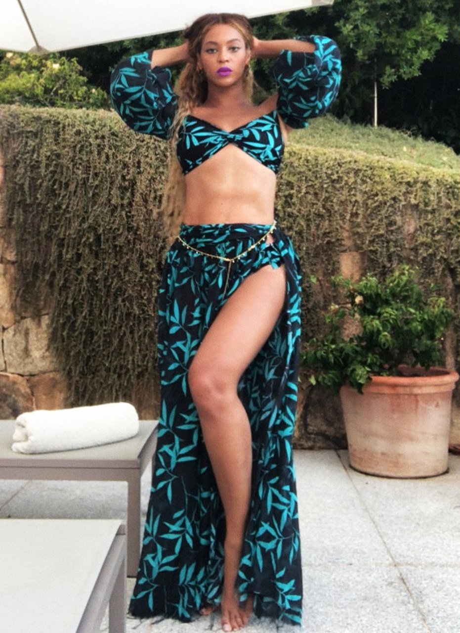 Beyoncé-Feet-4513190.jpg