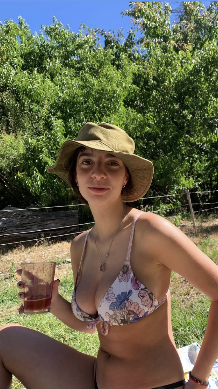 Bikinis (1).png