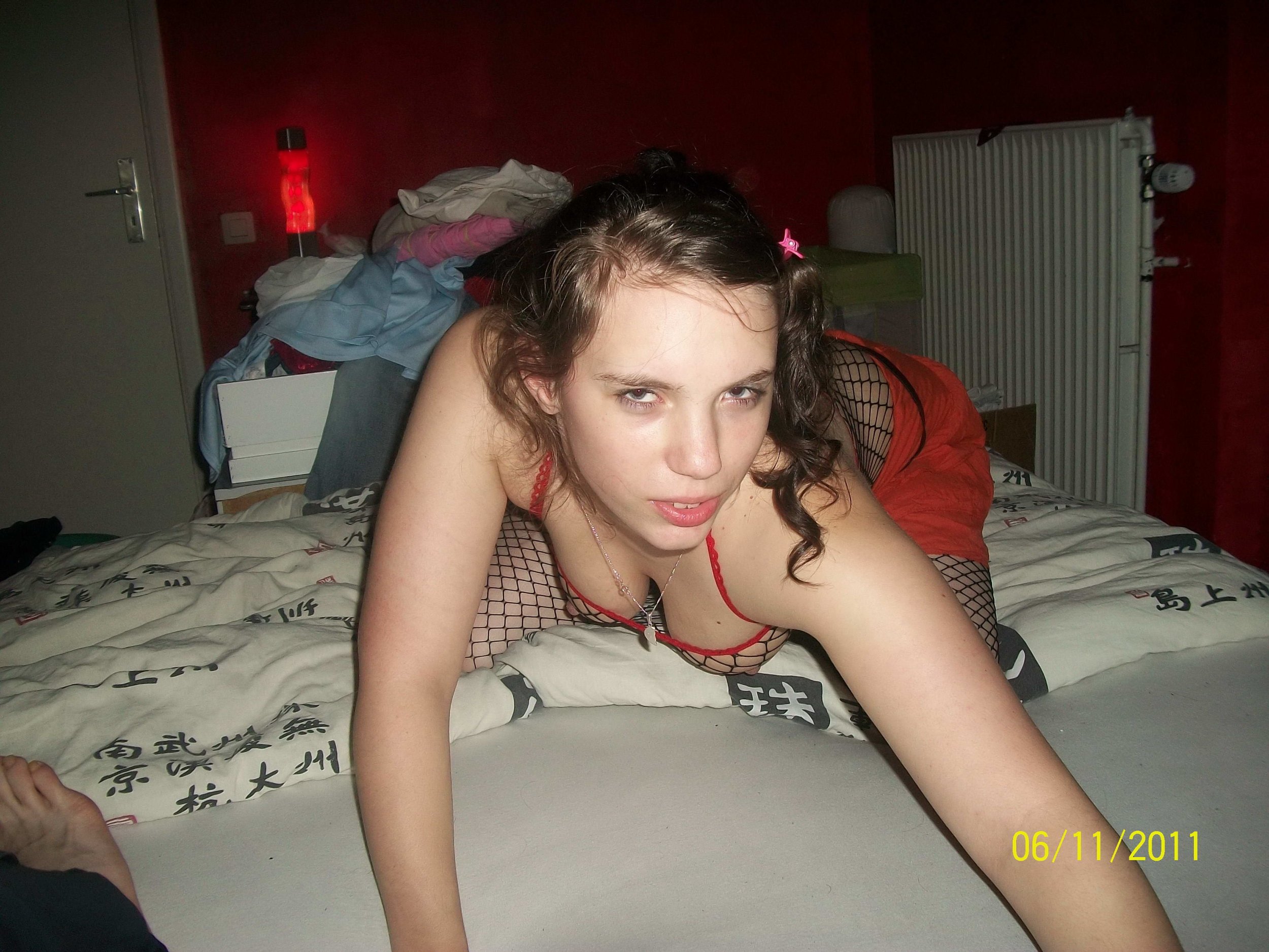 Chica a cuatro patas (2).jpg