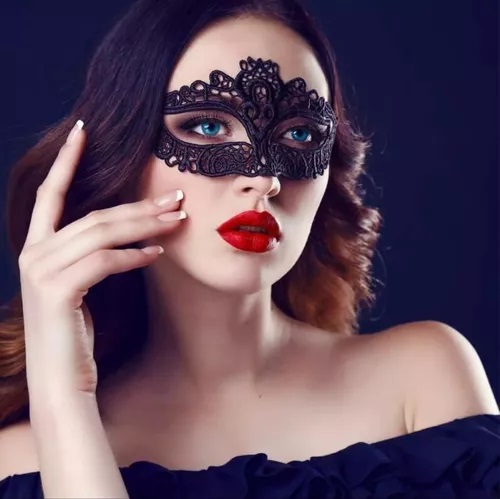 Chica antifaz sexy.jpg