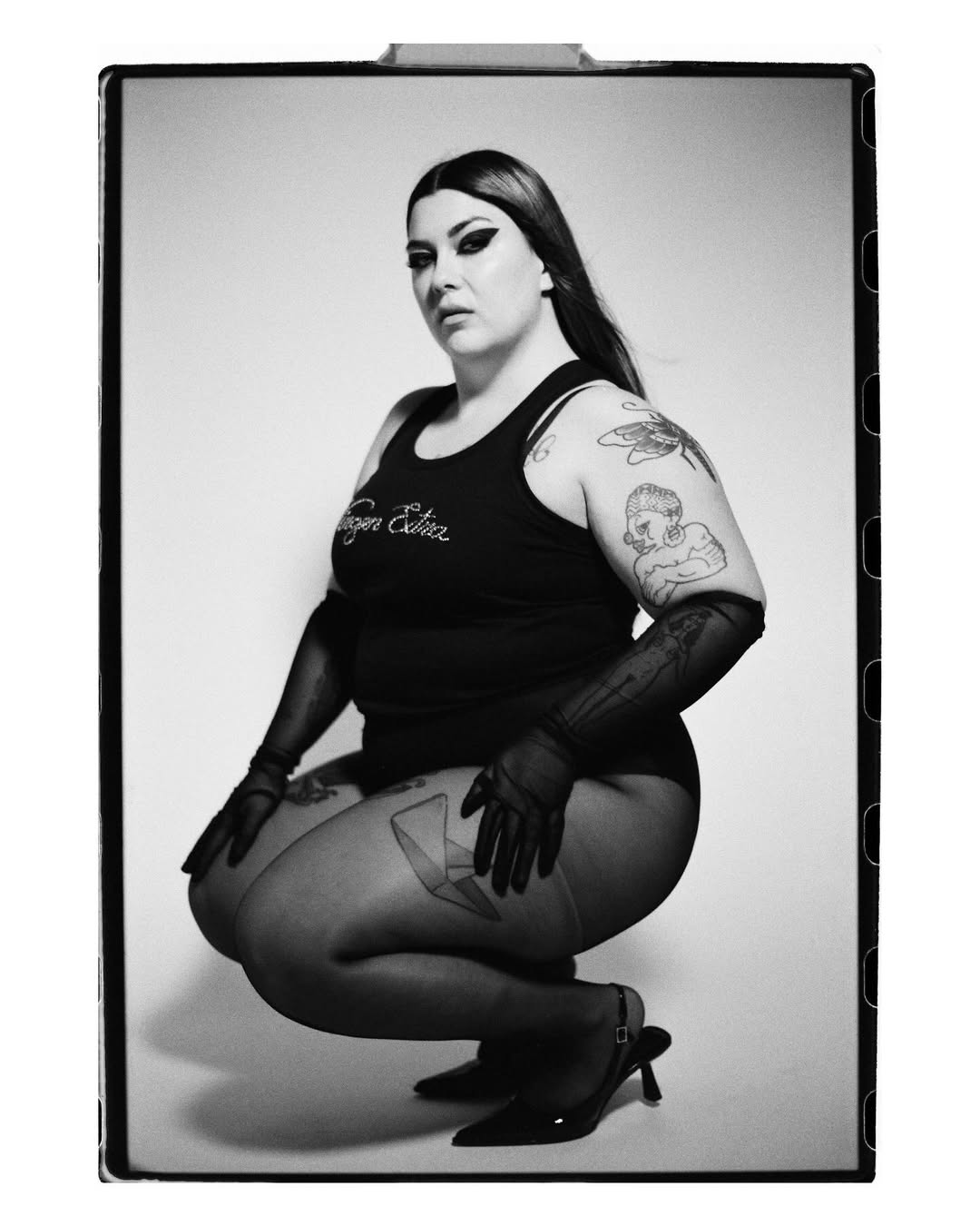 Como aceitito 🫒📸 @maral.fard👚 @cristinasangenis 💄 @reginakhanipova.jpg