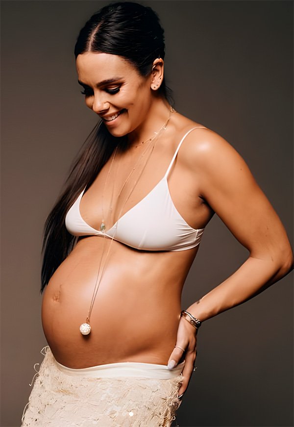 Cristina Pedroche sus fotos más sexy posando embarazada (3).jpg