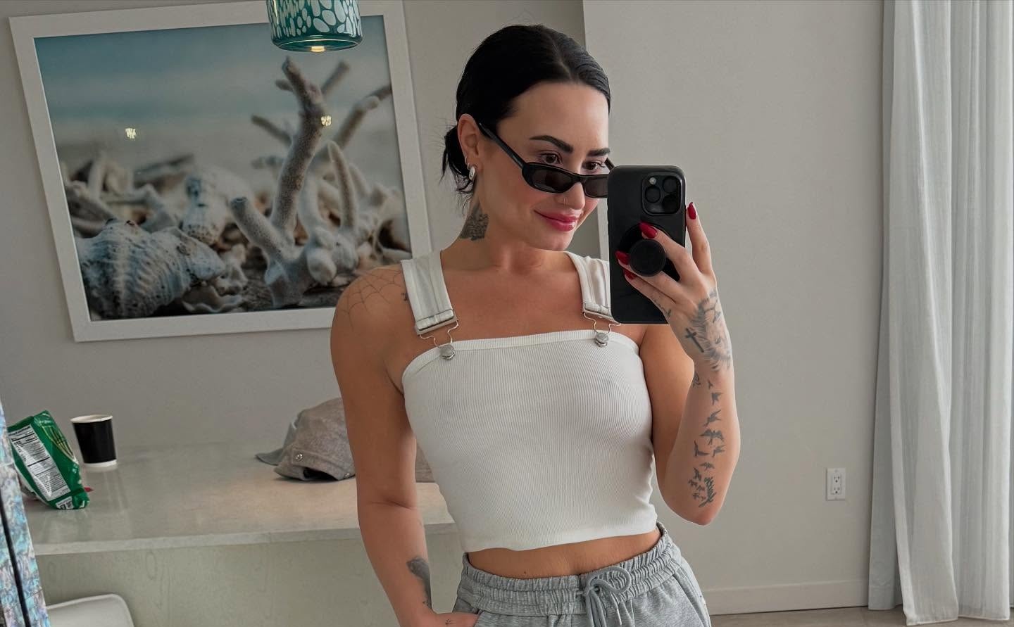 Demi (1).jpg