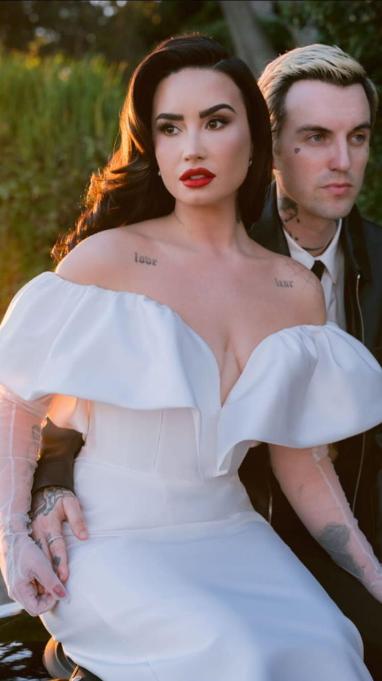 Demi (6).jpg