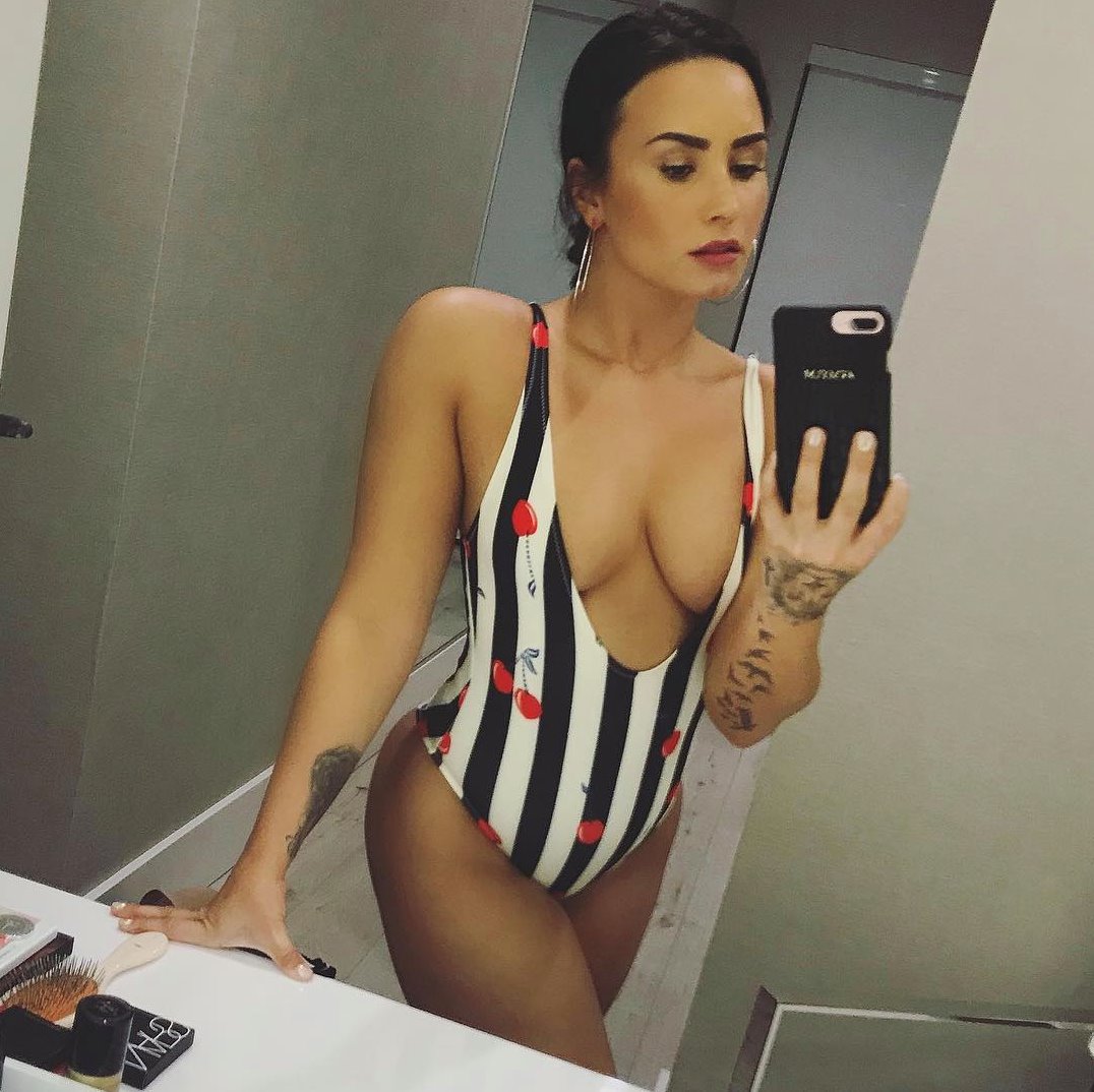 Demi Lovato (2).jpg