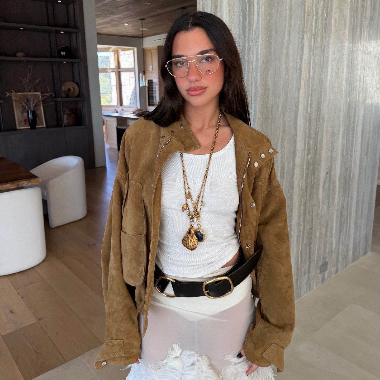 dualipa__2026-03-10T170316.000Z_2.jpg