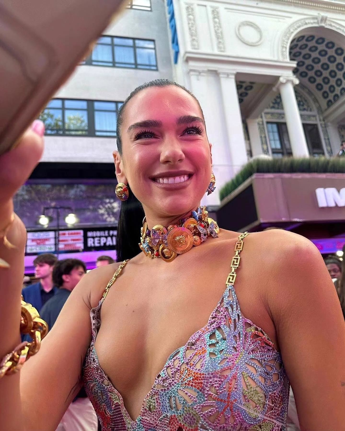 dualipa_official__2025-07-21T183411.000Z_7.jpg