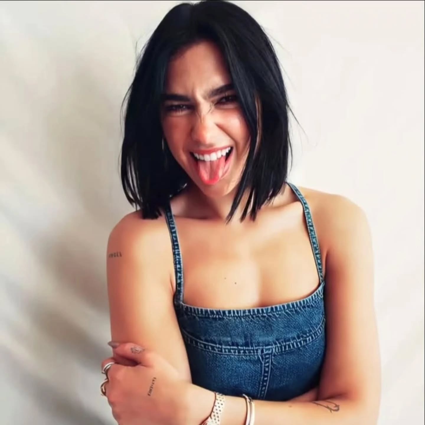dualipa_official__2025-07-25T185250.000Z_4.jpg
