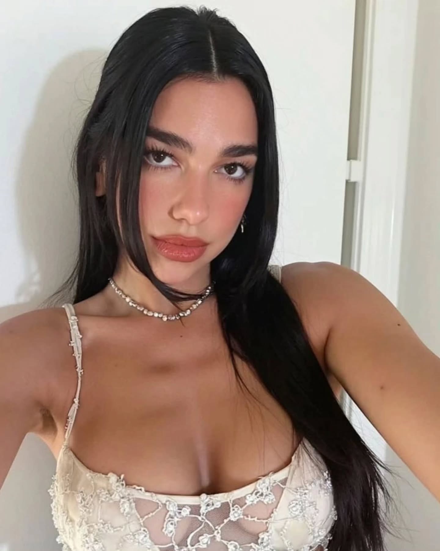 dualipa_official__2025-08-07T185952.000Z.jpg