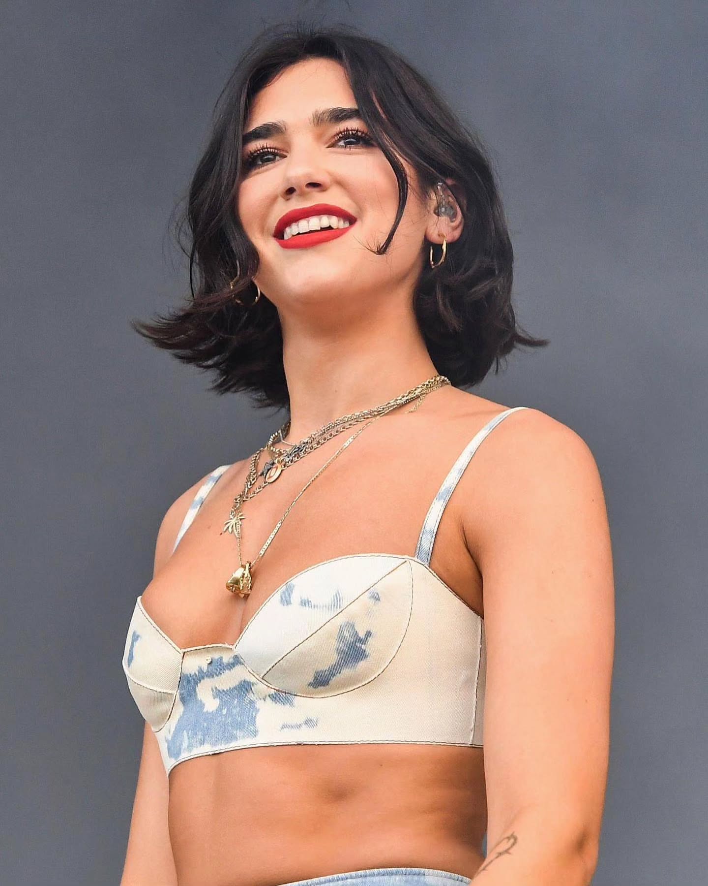 dualipa_official__2025-10-27T184746.000Z_1.jpg
