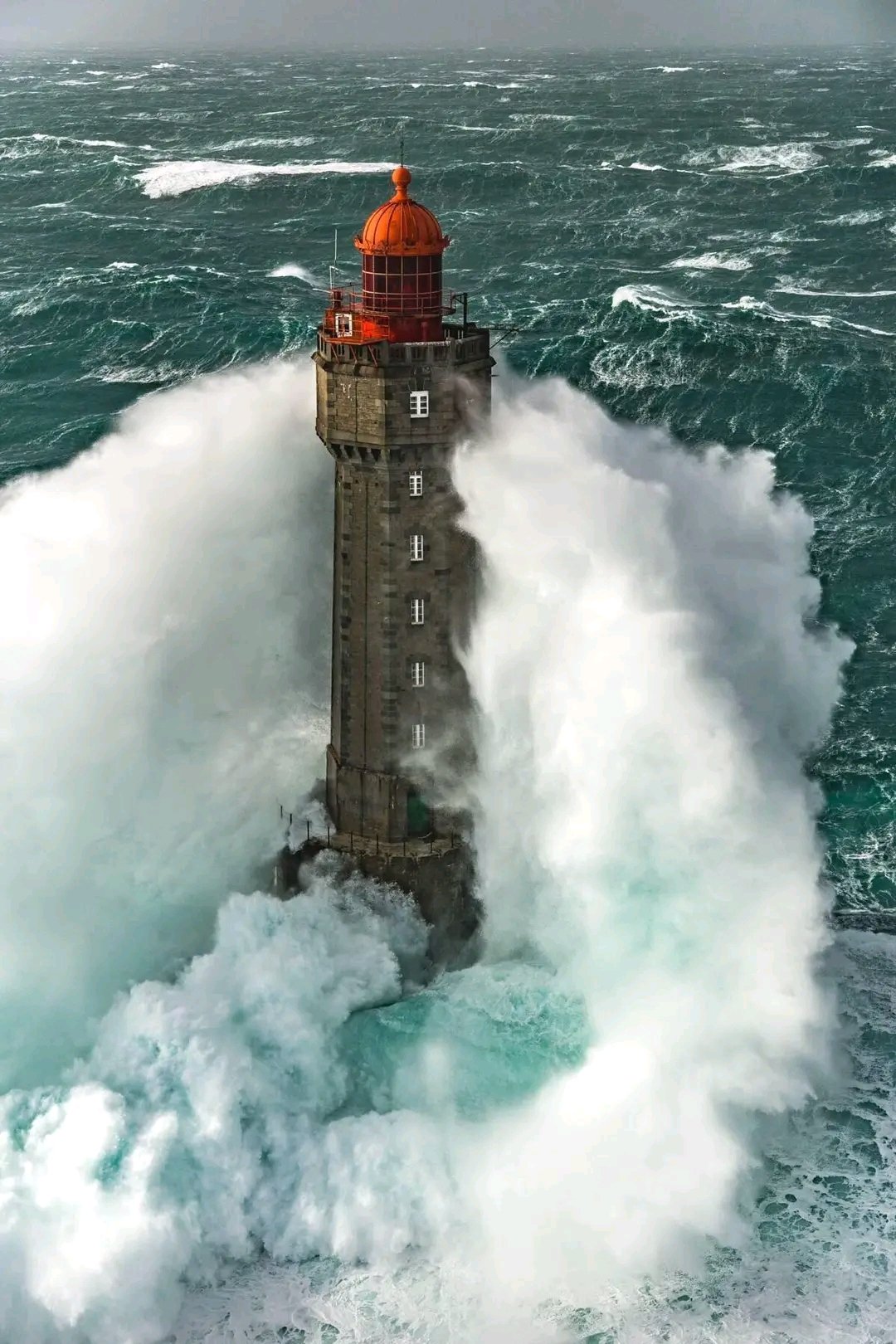 Faro de la Jument.jpg