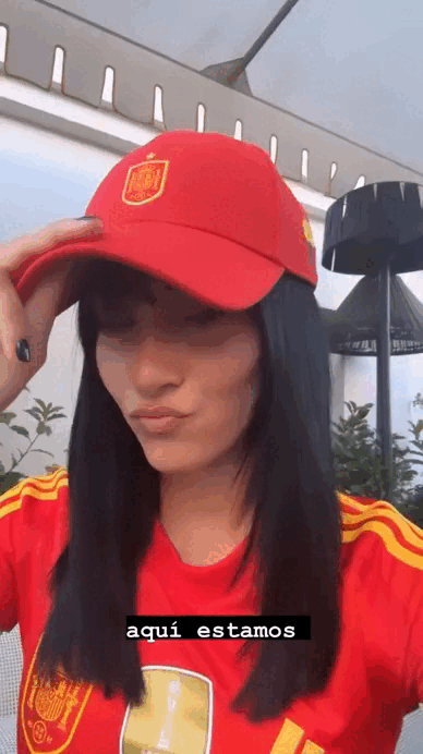 From KlickPin CF Aitana antes de la actuación en La Cilebes x la victoria de España en la Euro...gif