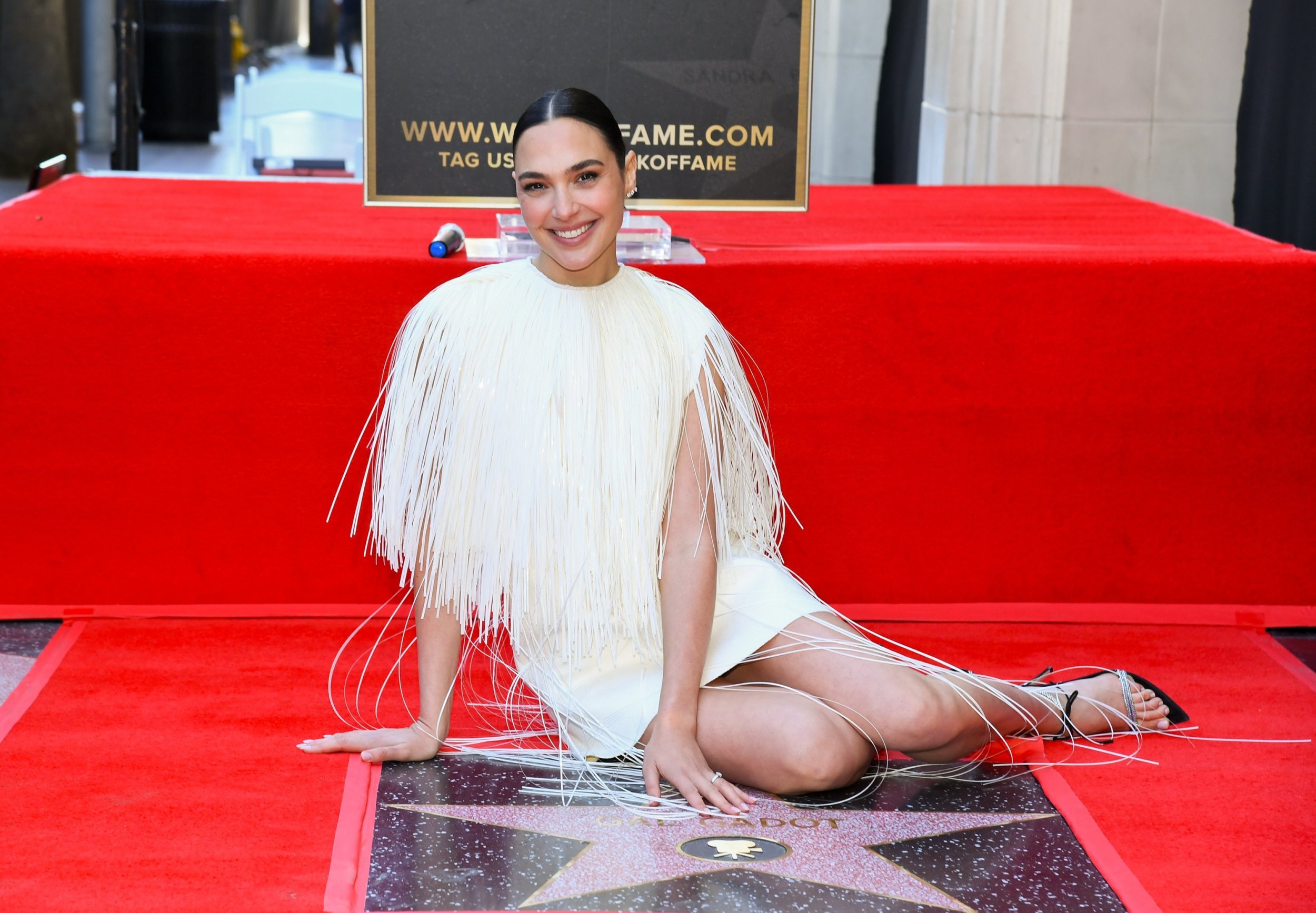 Gal-Gadot-Feet-8485644.jpg