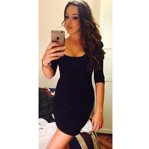 gisela B_UfU4HWkAAd0qs.jpg