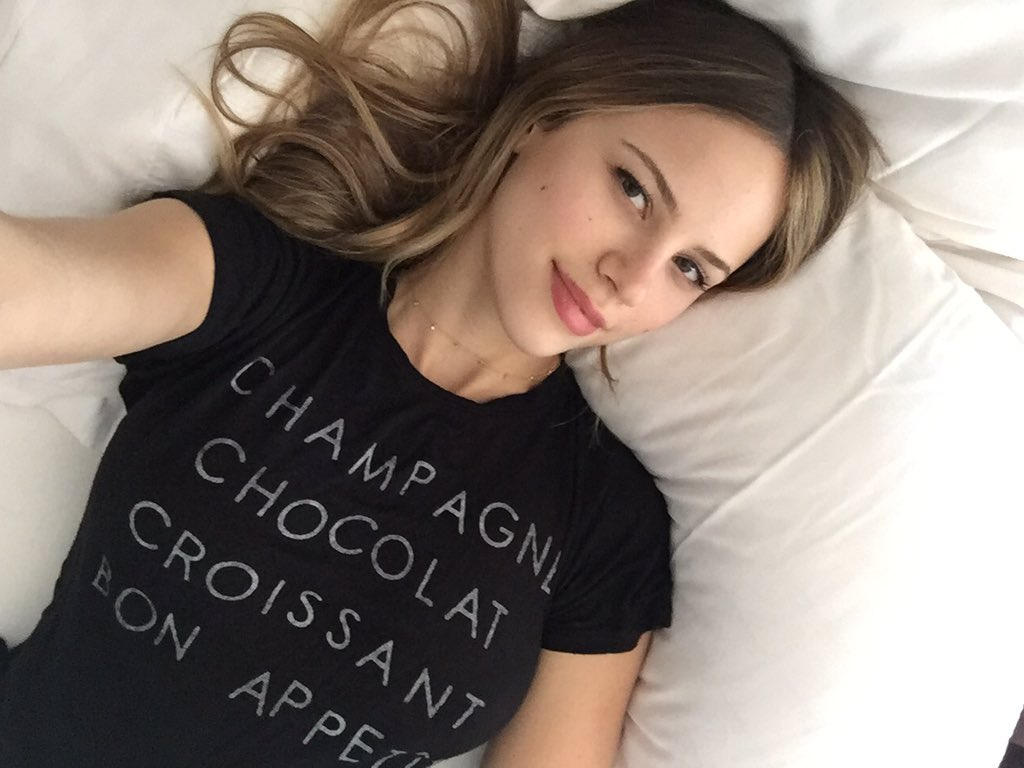 Halston Sage sexy (2).jpg
