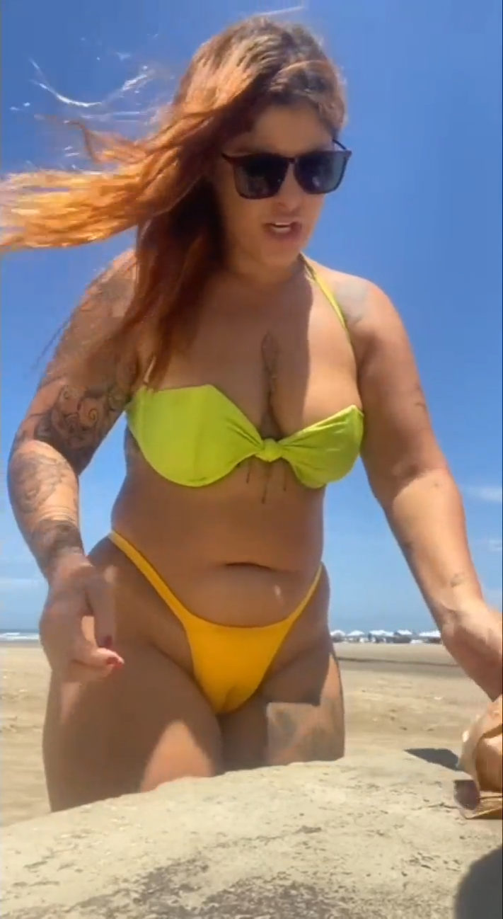 Hoy_tengo_ganas_de_chupar_muchas_pollas_en_la_playa_00-03.png