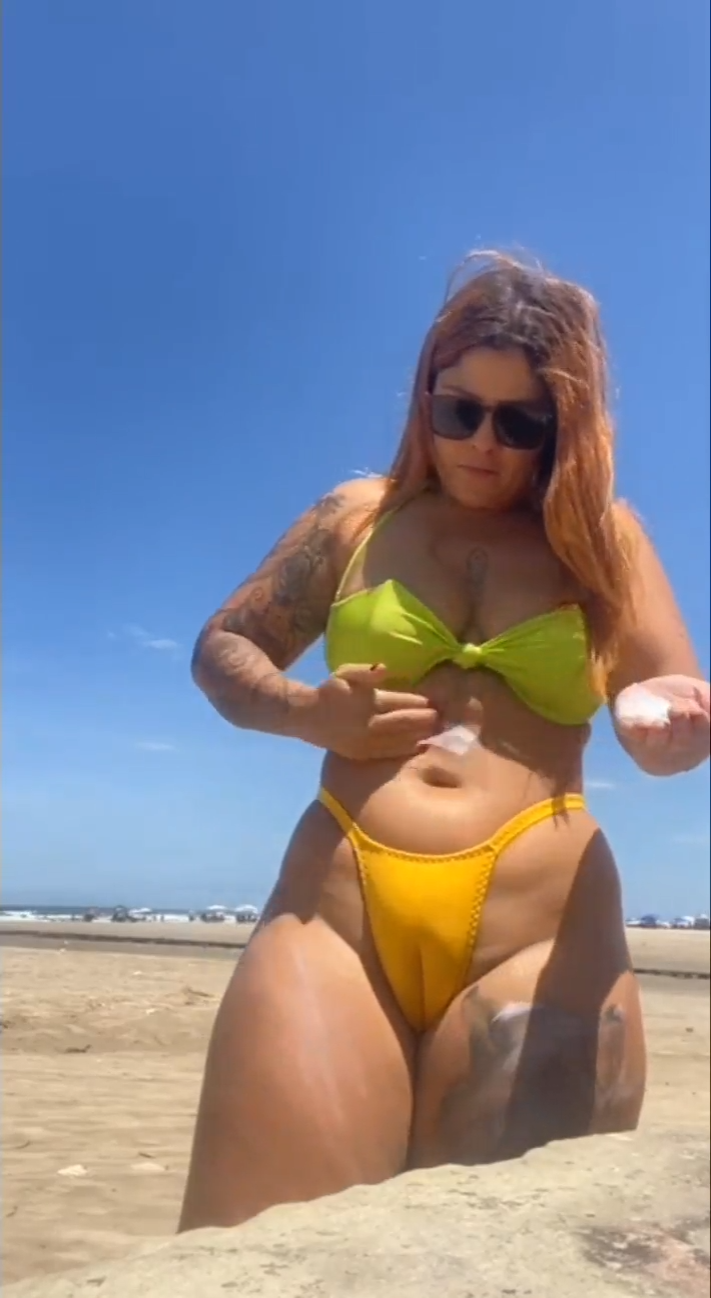 Hoy_tengo_ganas_de_chupar_muchas_pollas_en_la_playa_07-45.png