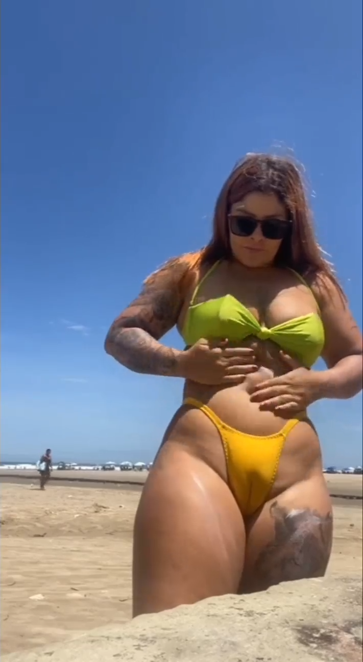 Hoy_tengo_ganas_de_chupar_muchas_pollas_en_la_playa_08-06.png