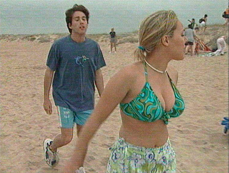 Lara-de-Miguel-Sara-bikini-actriz-Companeros.jpg