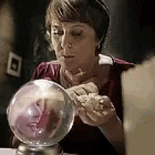 marcia-crystal-ball.gif