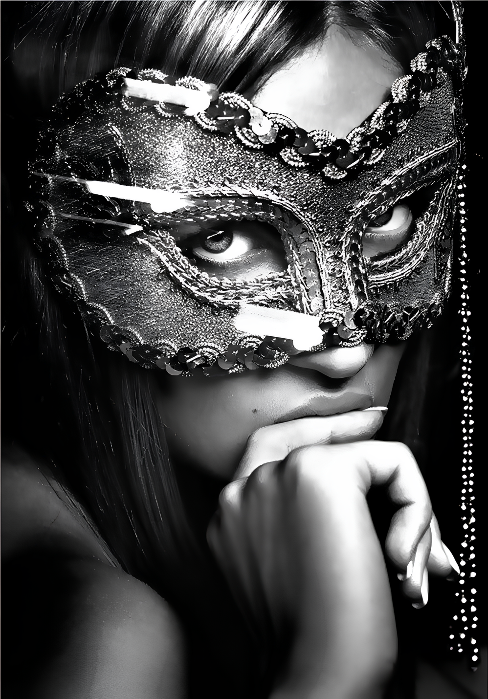 Mascara Mujer B-N.png