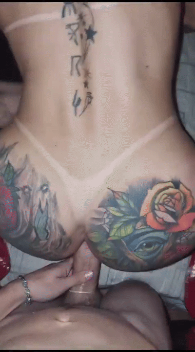 mia cul 1 ezgif-3119ab140858d9.gif