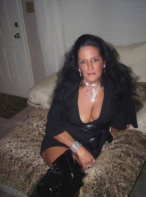 MILFs_Matures_Moms_4292776-0.jpg