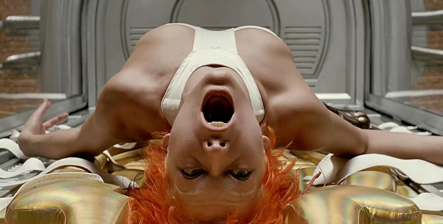 Milla desnuda en El quinto elemento (4).jpg