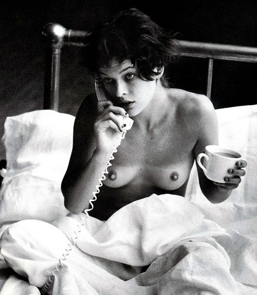 Milla Jovovich desnuda (2).jpg