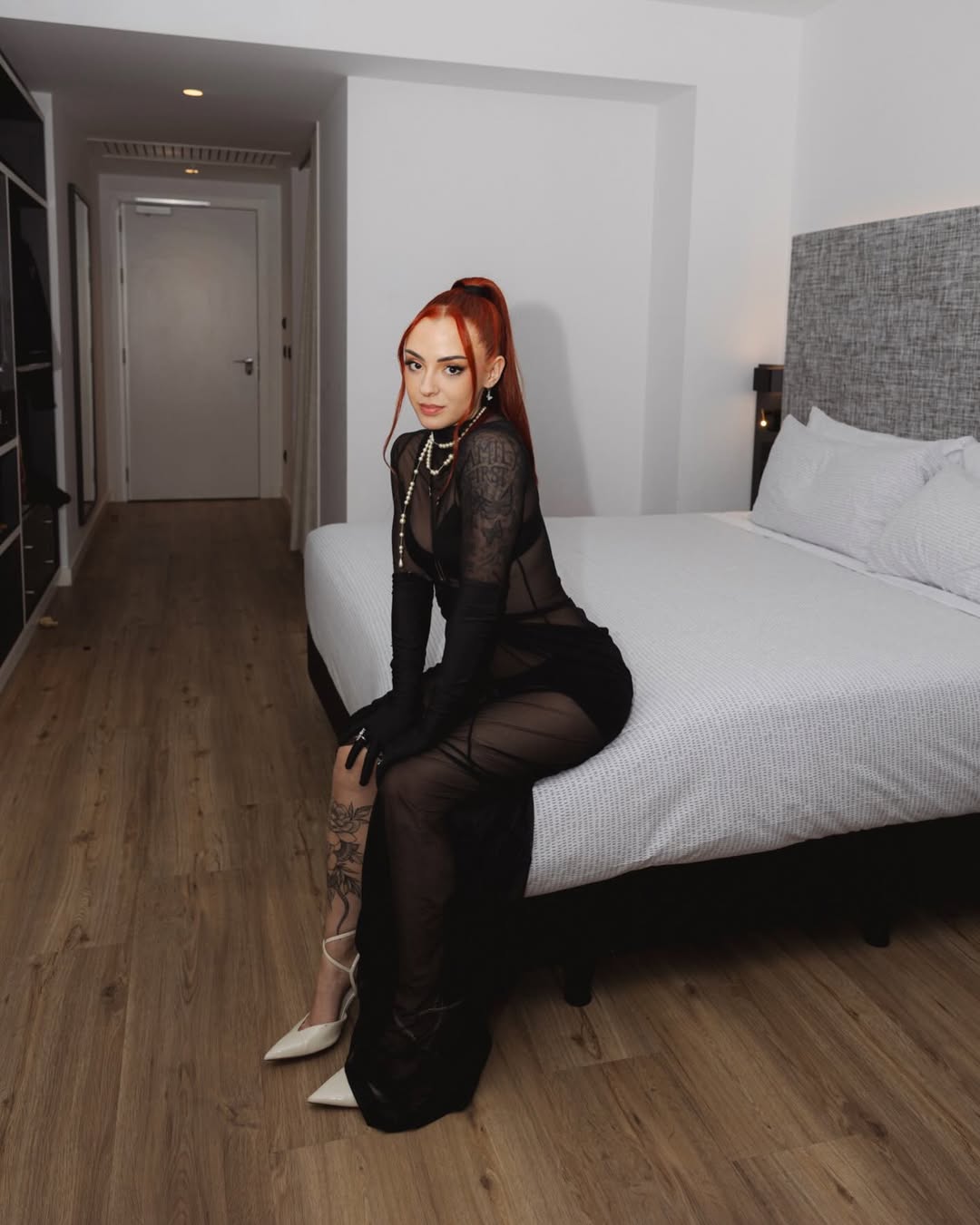 Mira que no me gusta ponerme vestido pero el que llevaba ayer era precioso👗🖤✨ ¿Os gusta como m...jpg