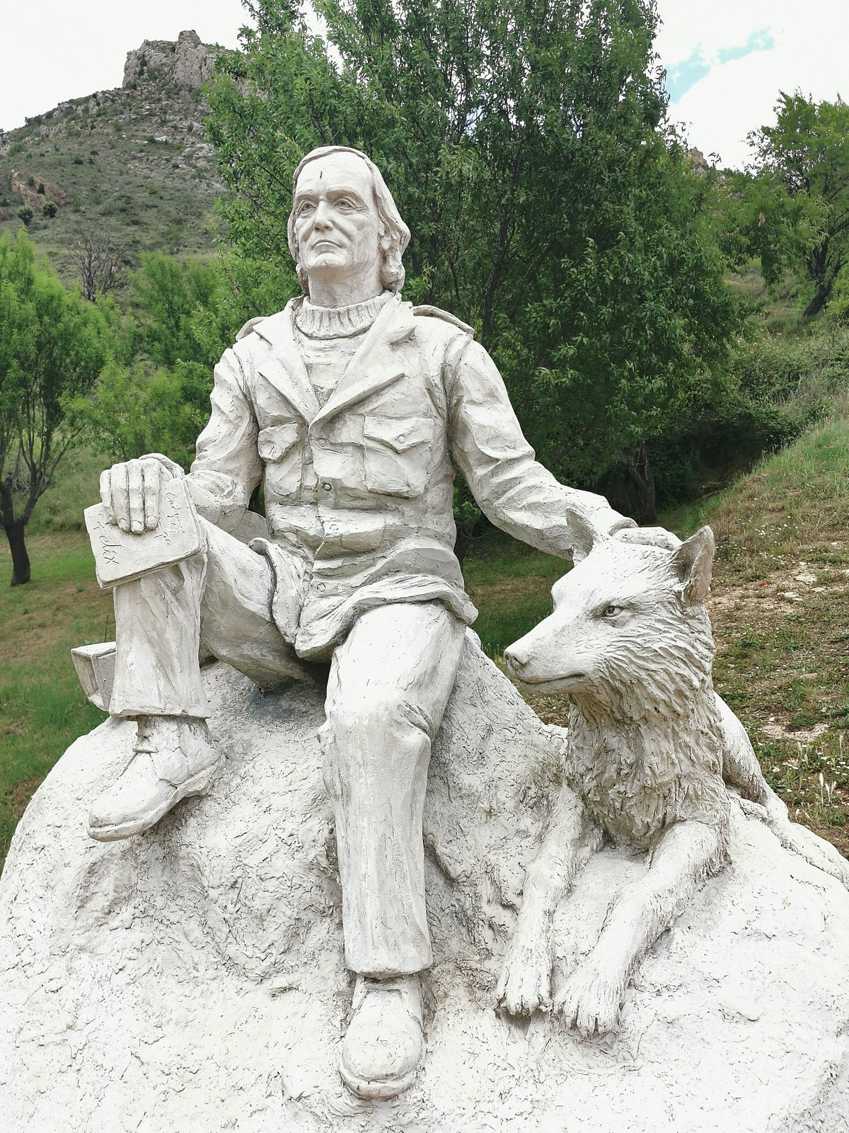 Monumento Feliz Rodriguez de la Fuente.jpg