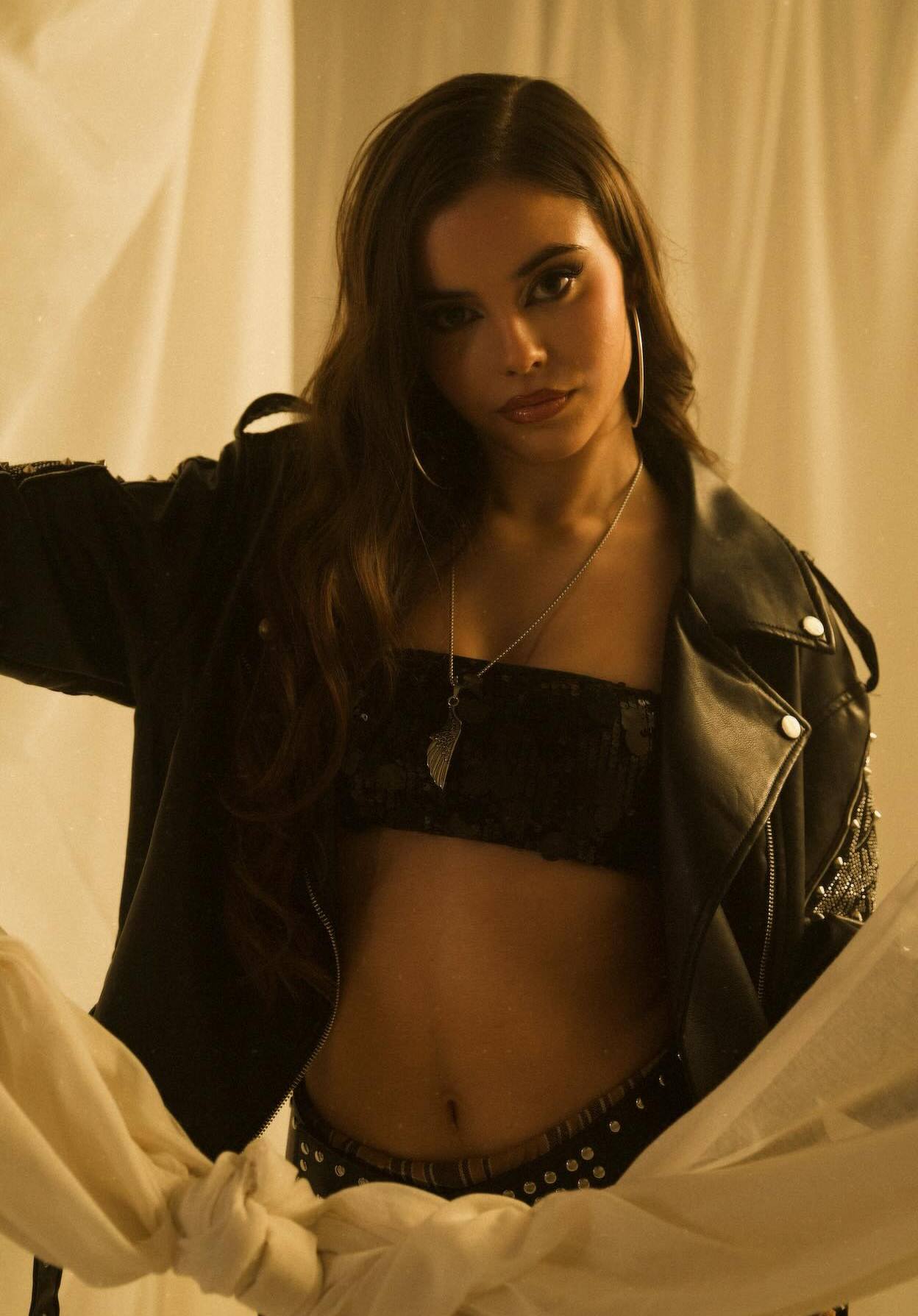Nadia (1).jpg