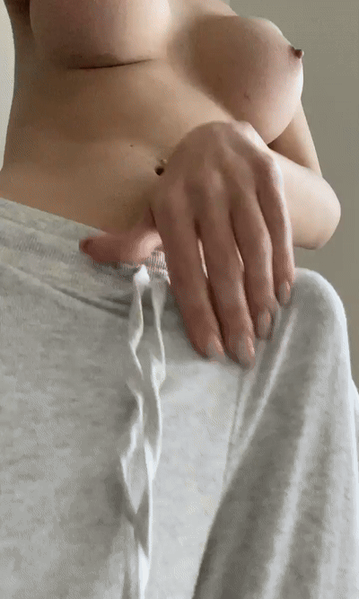 nikkie ezgif-5d8db4b0925b5c.gif