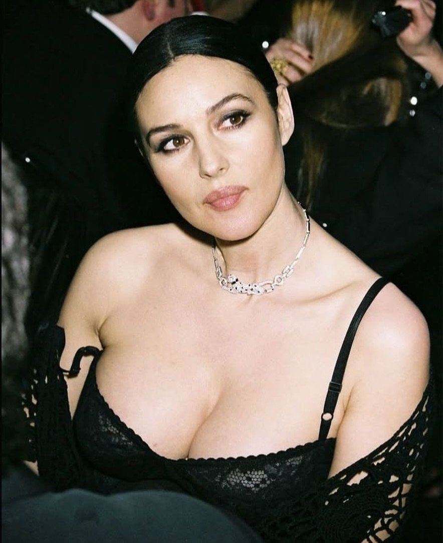 queen_monicabellucci__2025-12-13T072203.000Z.jpg