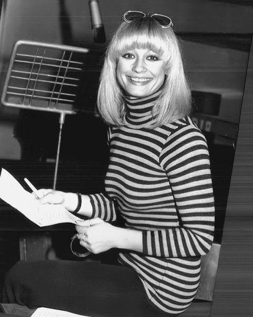 raffaellacarra_spagna__2025-04-03T065410.000Z_1.jpg