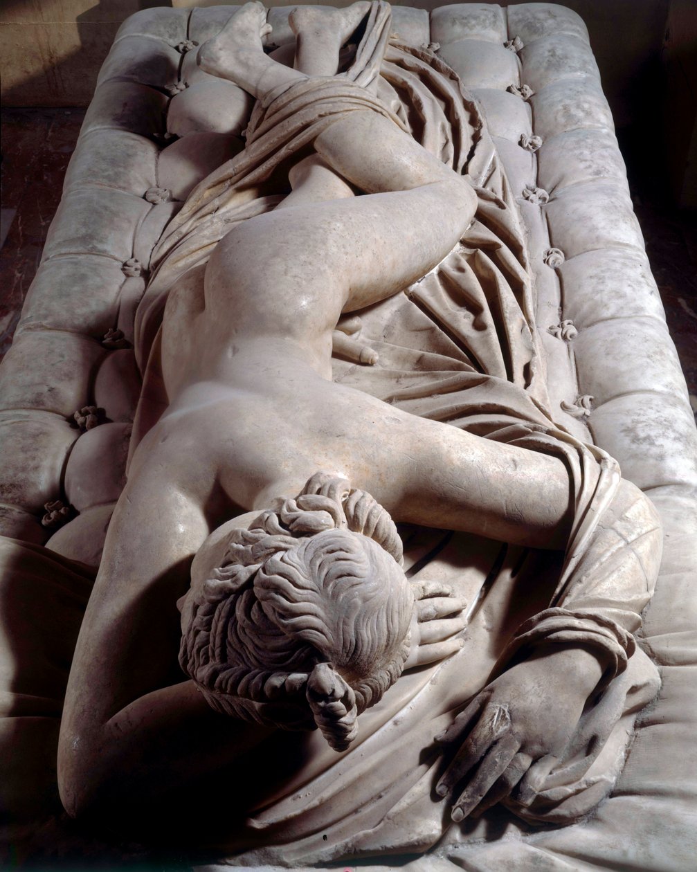 Roman_-_Sleepy_Hermaphrodite_Roman_sculpture_of_the_2nd_century_BC_Dim_148_m_Paris_Louvre.jpg