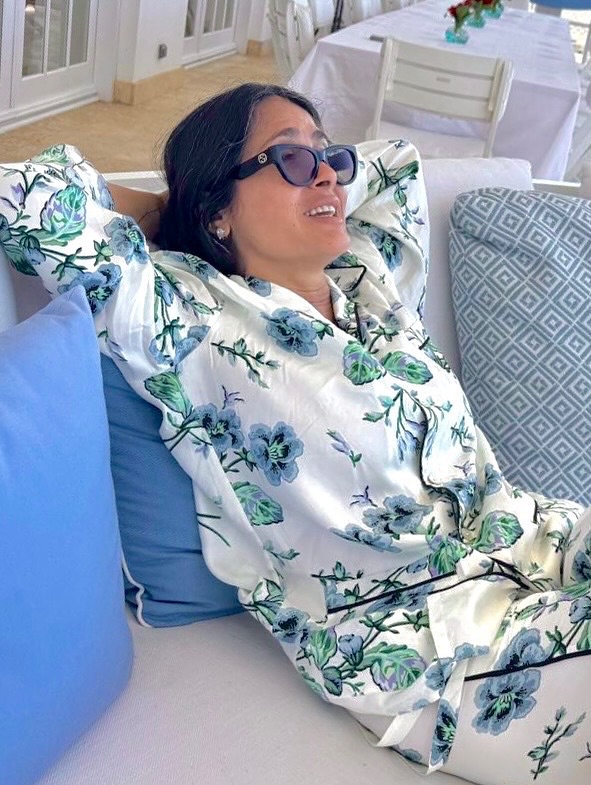 salmahayek__2025-04-20T153211.000Z_7.jpg