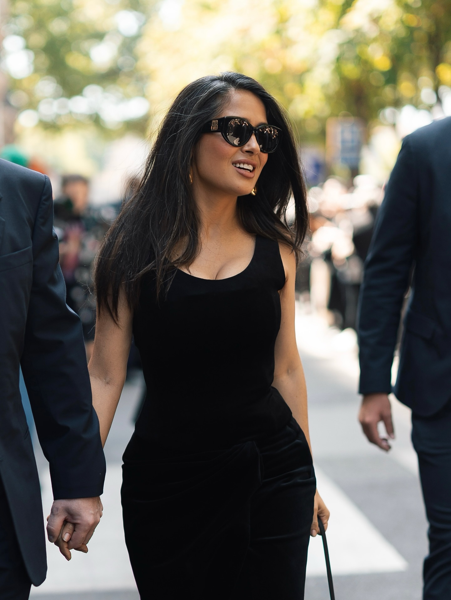 salmahayek__2025-07-10T170853.000Z_10.jpg