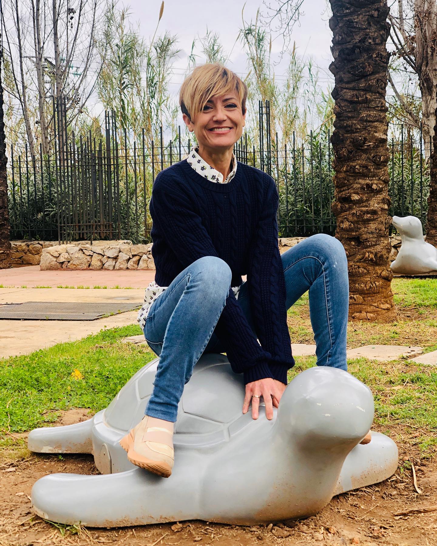 saraescu1981 - C4_JA61MoOf - 04.jpg